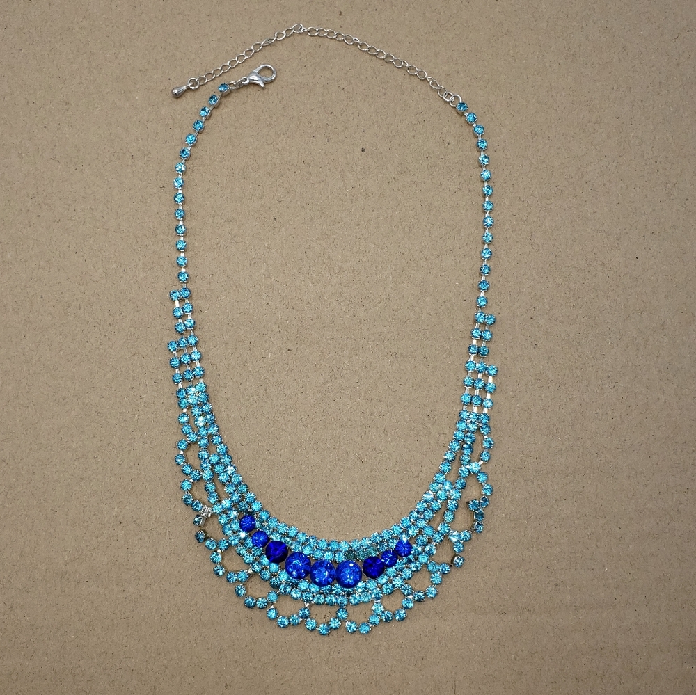 Beautiful Glittery Fashion Blue Necklace